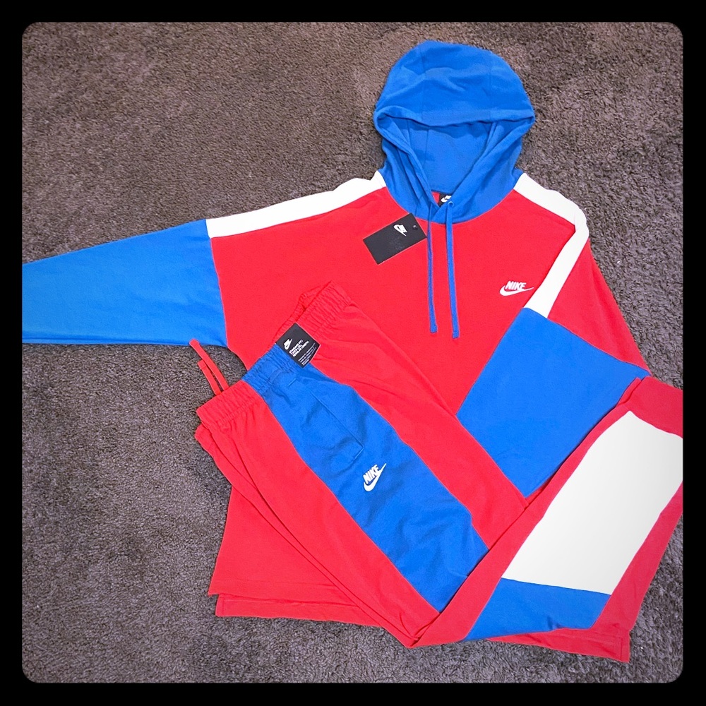 BRAND NEW LARGE MENS NIKE SWEATSUIT